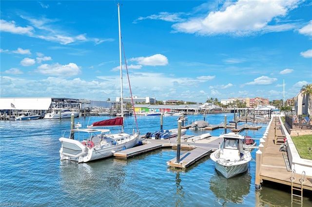 800 River Point DR # 212, Naples, FL 34102