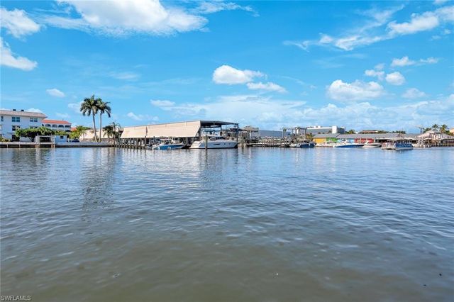 800 River Point DR # 212, Naples, FL 34102