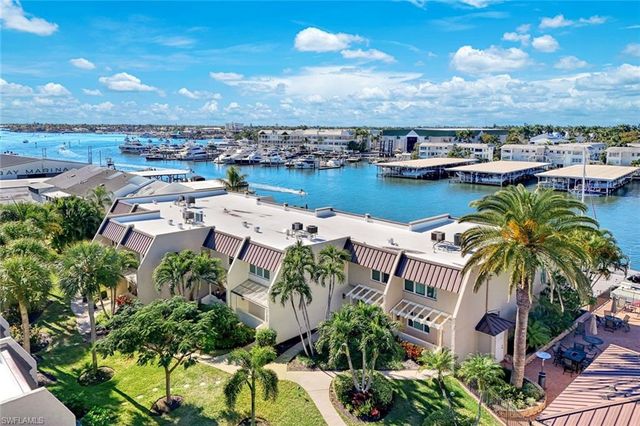 800 River Point DR # 212, Naples, FL 34102