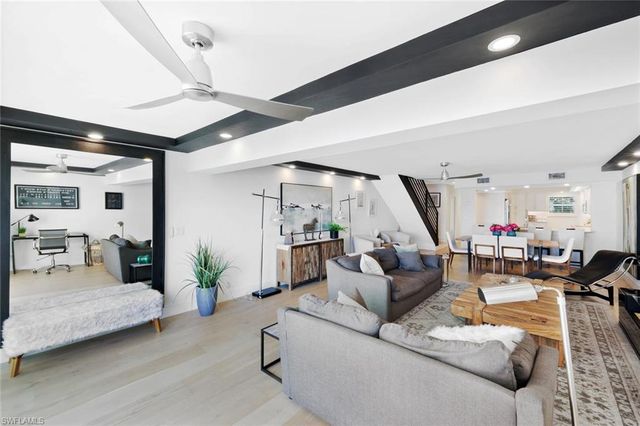 800 River Point DR # 212, Naples, FL 34102