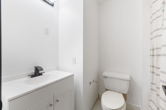 2422 N Main Street F, Salinas, CA 93906