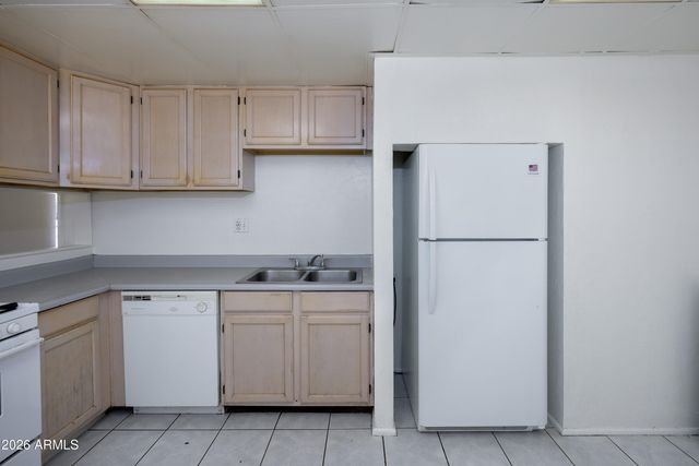 2849 W ALICE Avenue, Phoenix, AZ 85051