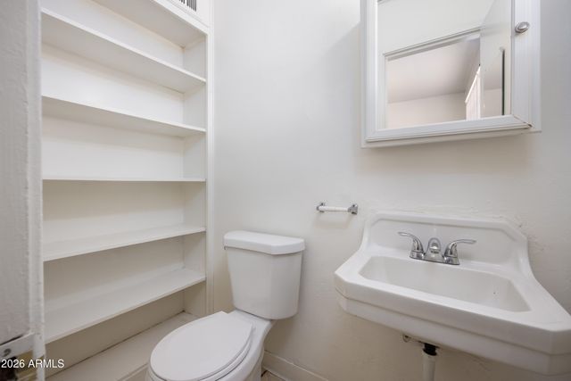 2849 W ALICE Avenue, Phoenix, AZ 85051