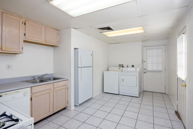 2849 W ALICE Avenue, Phoenix, AZ 85051