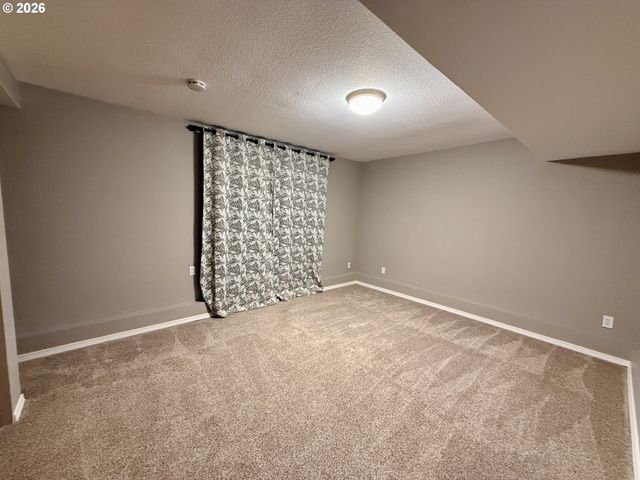 37480 DUBARKO Rd, Sandy, OR 97055