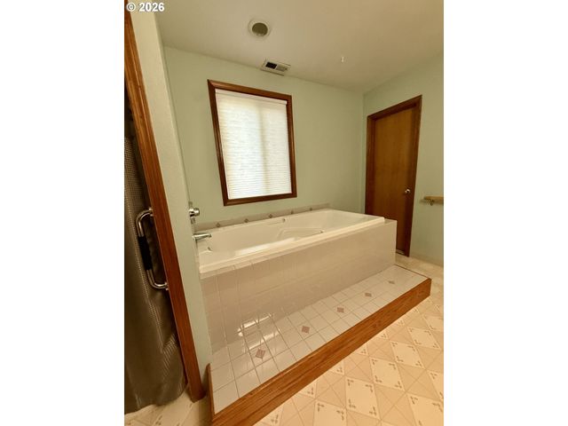 37480 DUBARKO Rd, Sandy, OR 97055