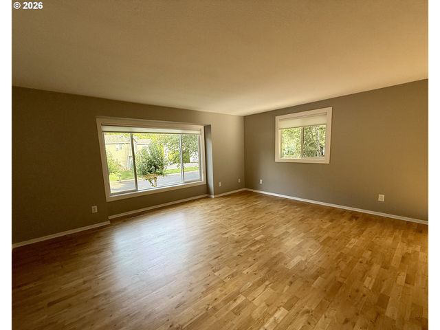 37480 DUBARKO Rd, Sandy, OR 97055