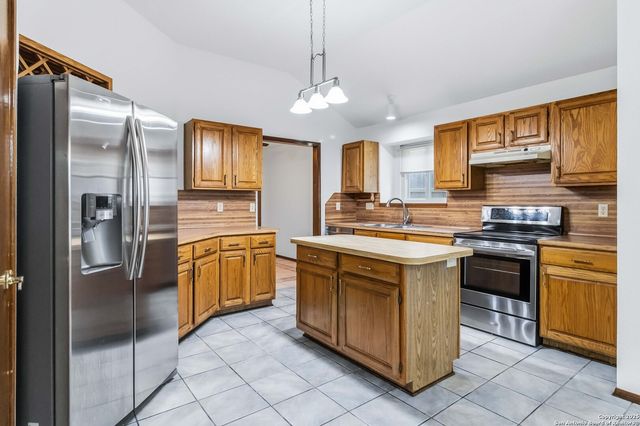 14658 Highland Ridge, San Antonio, TX 78233