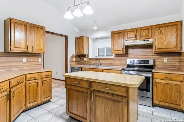 14658 Highland Ridge, San Antonio, TX 78233