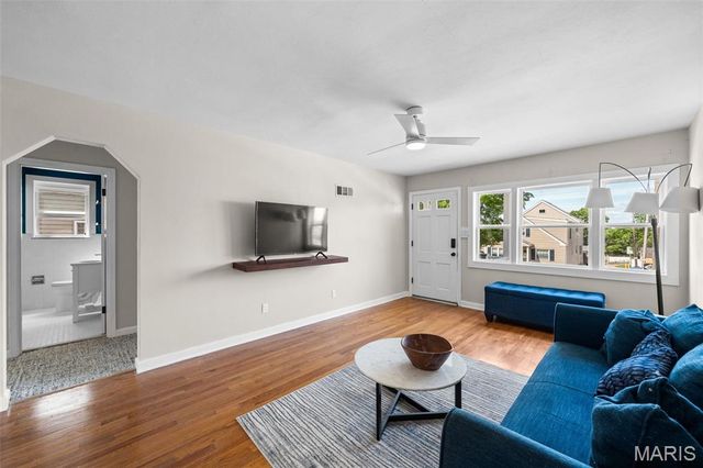 5620 Bischoff Avenue, St Louis, MO 63110