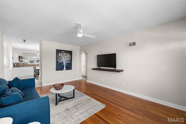5620 Bischoff Avenue, St Louis, MO 63110