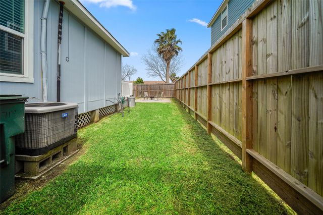2008 71st Street, Galveston, TX 77551