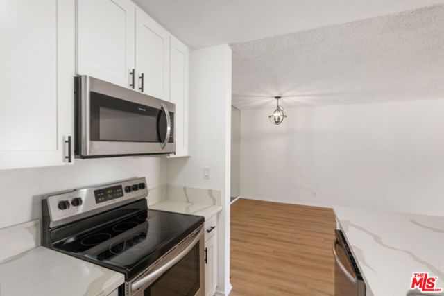 18307 Burbank Boulevard 118, Tarzana (los Angeles), CA 91356