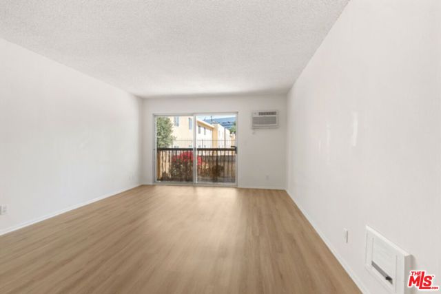18307 Burbank Boulevard 118, Tarzana (los Angeles), CA 91356
