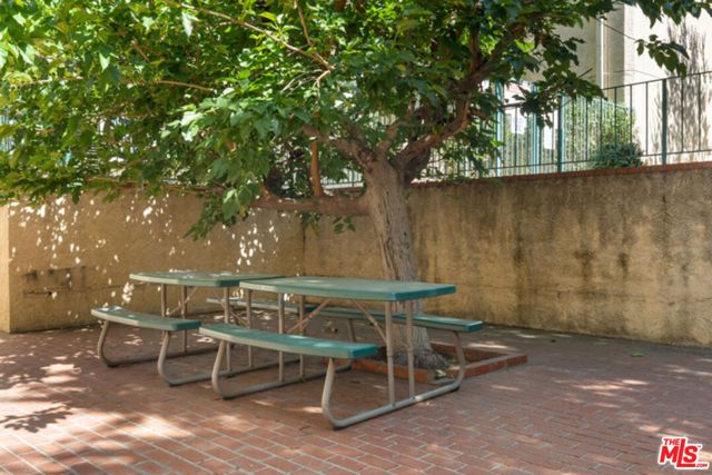 18307 Burbank Boulevard 118, Tarzana (los Angeles), CA 91356