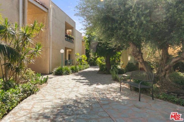 18307 Burbank Boulevard 118, Tarzana (los Angeles), CA 91356