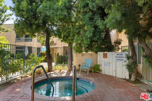 18307 Burbank Boulevard 118, Tarzana (los Angeles), CA 91356