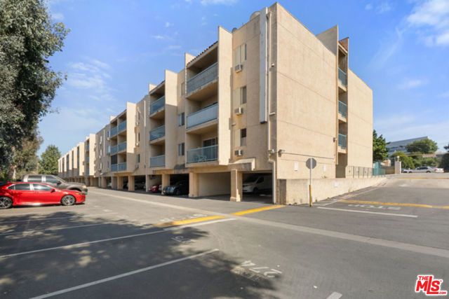 18307 Burbank Boulevard 118, Tarzana (los Angeles), CA 91356
