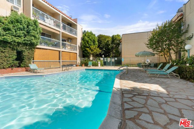 18307 Burbank Boulevard 118, Tarzana (los Angeles), CA 91356
