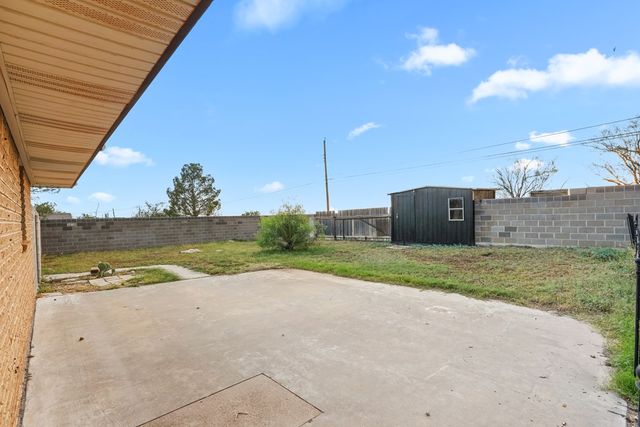 2702 Apache Dr, Big Spring, TX 79720