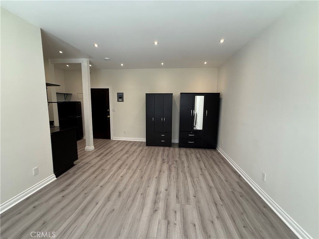 2121 James M Wood 110, Los Angeles, CA 90006 — photo 2