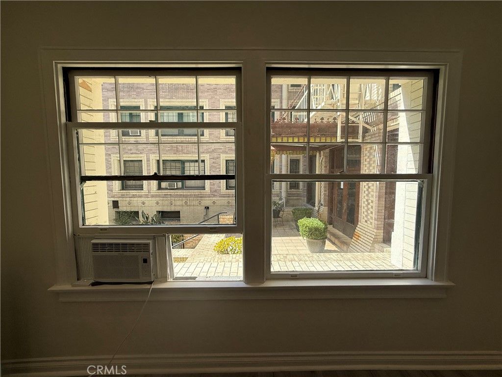 2121 James M Wood 110, Los Angeles, CA 90006 — photo 3
