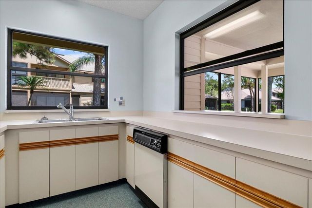 6111 SE Georgetown Place, Hobe Sound, FL 33455