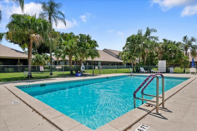 6111 SE Georgetown Place, Hobe Sound, FL 33455