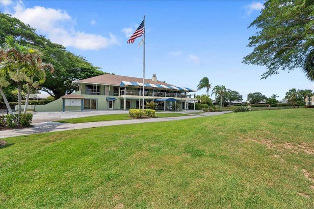 6111 SE Georgetown Place, Hobe Sound, FL 33455