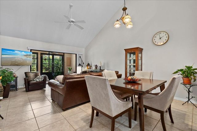 6111 SE Georgetown Place, Hobe Sound, FL 33455