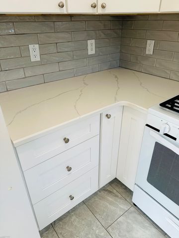 22935 Gary Ln Lane, Saint Clair Shores, MI 48080