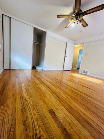 22935 Gary Ln Lane, Saint Clair Shores, MI 48080