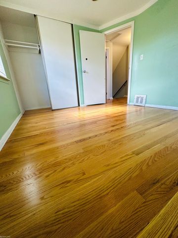 22935 Gary Ln Lane, Saint Clair Shores, MI 48080