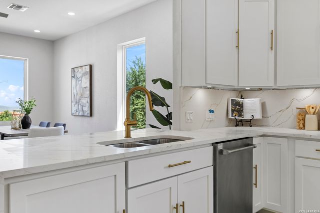 7310 Cresta Bulivar, San Antonio, TX 78256