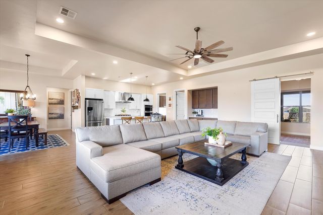 6527 Vista Del Prado Road NW, Albuquerque, NM 87120