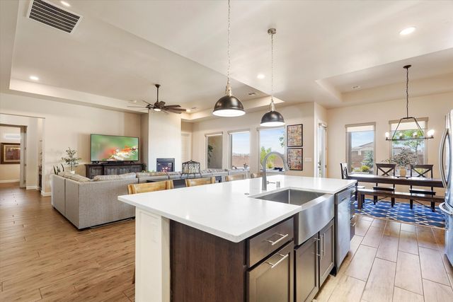 6527 Vista Del Prado Road NW, Albuquerque, NM 87120