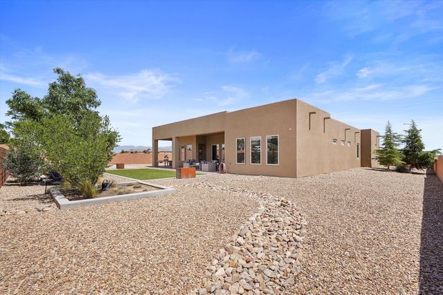 6527 Vista Del Prado Road NW, Albuquerque, NM 87120