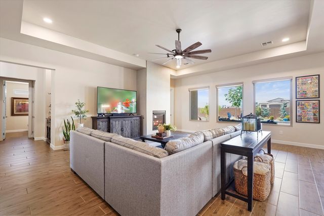 6527 Vista Del Prado Road NW, Albuquerque, NM 87120