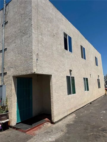 112 95th St, Los Angeles, CA 90003