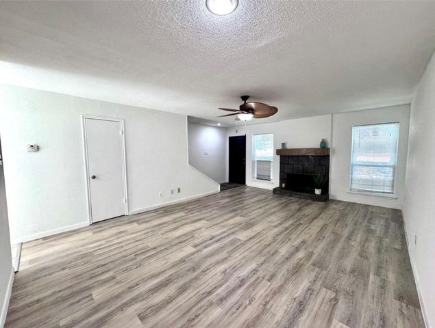 9901 Sharpcrest Street M6, Houston, TX 77036