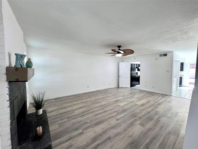 9901 Sharpcrest Street M6, Houston, TX 77036