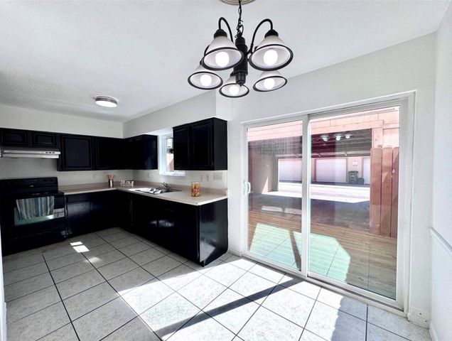 9901 Sharpcrest Street M6, Houston, TX 77036