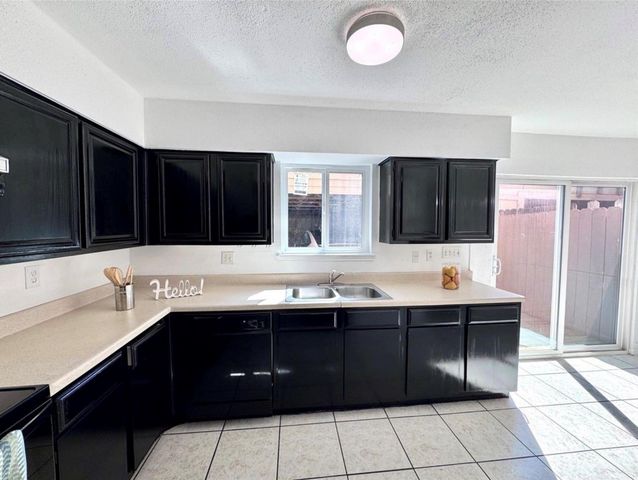 9901 Sharpcrest Street M6, Houston, TX 77036