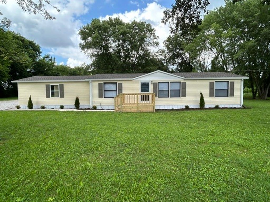 410 Franklin St, Cowan, TN 37318
