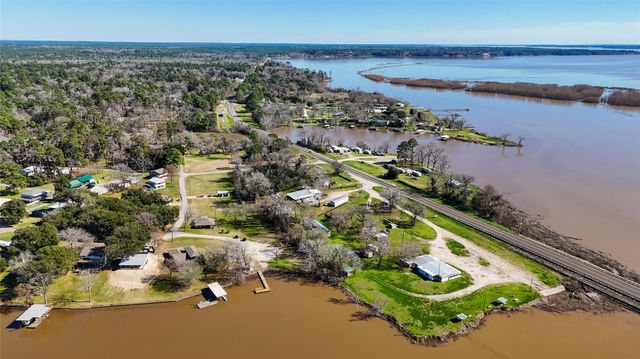 224 Steinback Avenue, Trinity, TX 75862