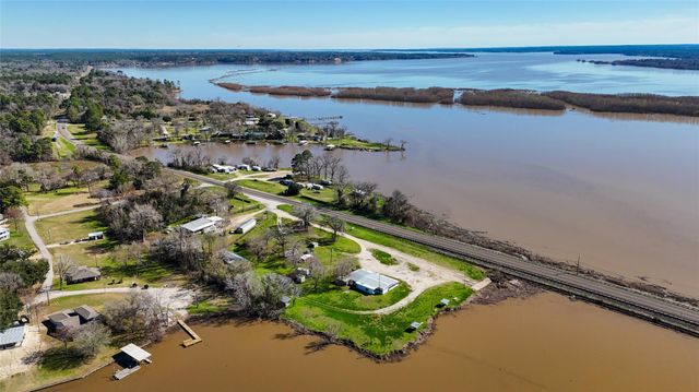 224 Steinback Avenue, Trinity, TX 75862