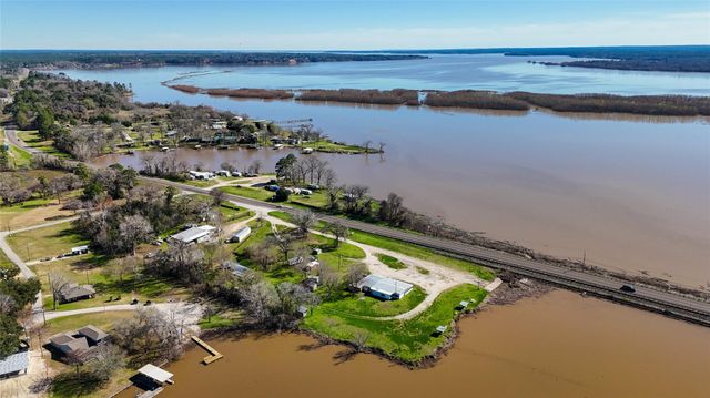 224 Steinback Avenue, Trinity, TX 75862