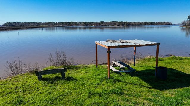 224 Steinback Avenue, Trinity, TX 75862