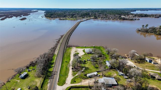 224 Steinback Avenue, Trinity, TX 75862