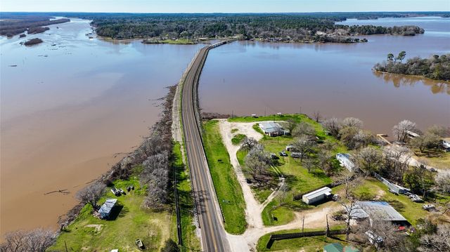 224 Steinback Avenue, Trinity, TX 75862